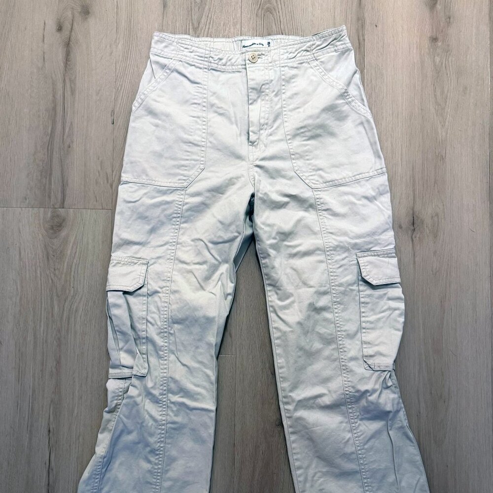 Abercrombie & Fitch Women's Cargo Pants | Khaki Cream | 26 | 2S short